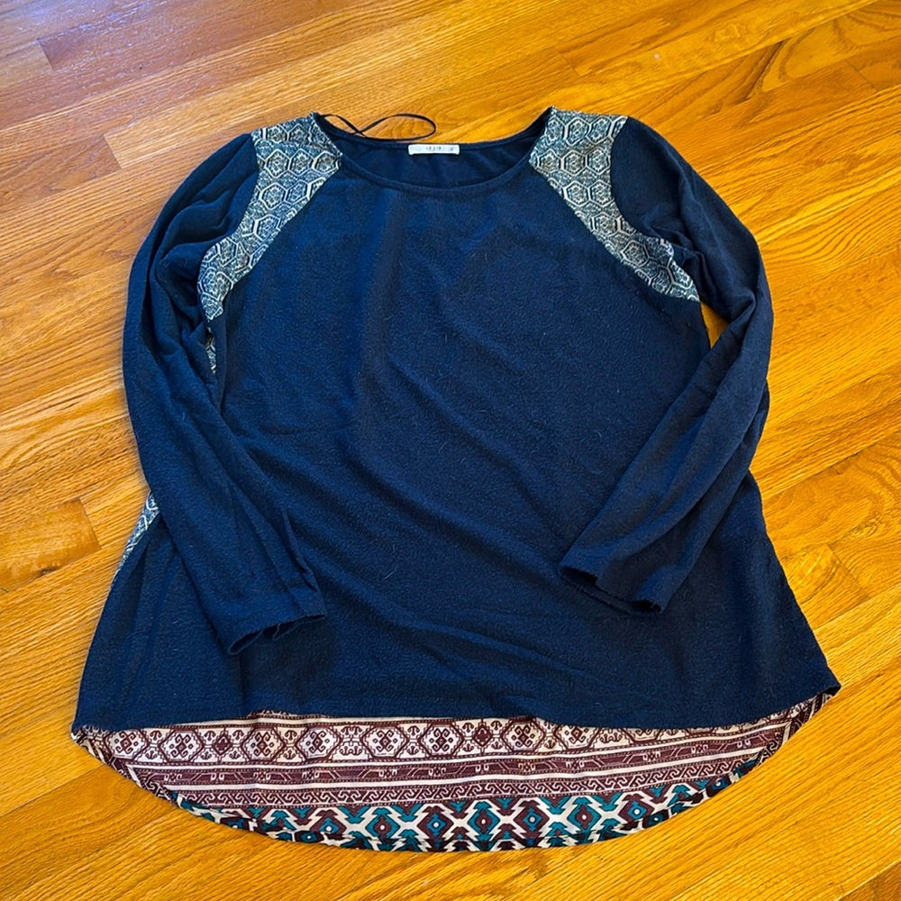 Le Lis Alapay Printed Back Knit Top